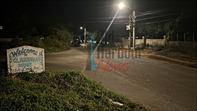 A police cordon at the intersection of Claremont Drive and Bannister road. (OH News Photo)
